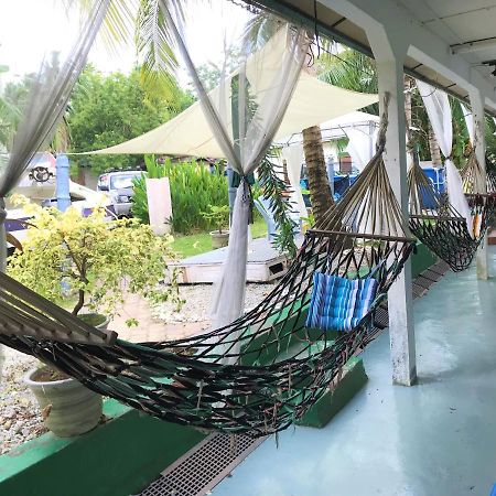 Dar Yasmine Motel Pantai Cenang  Buitenkant foto
