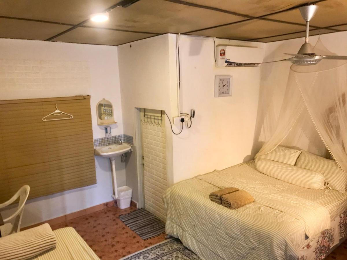 Dar Yasmine Motel Pantai Cenang  Buitenkant foto