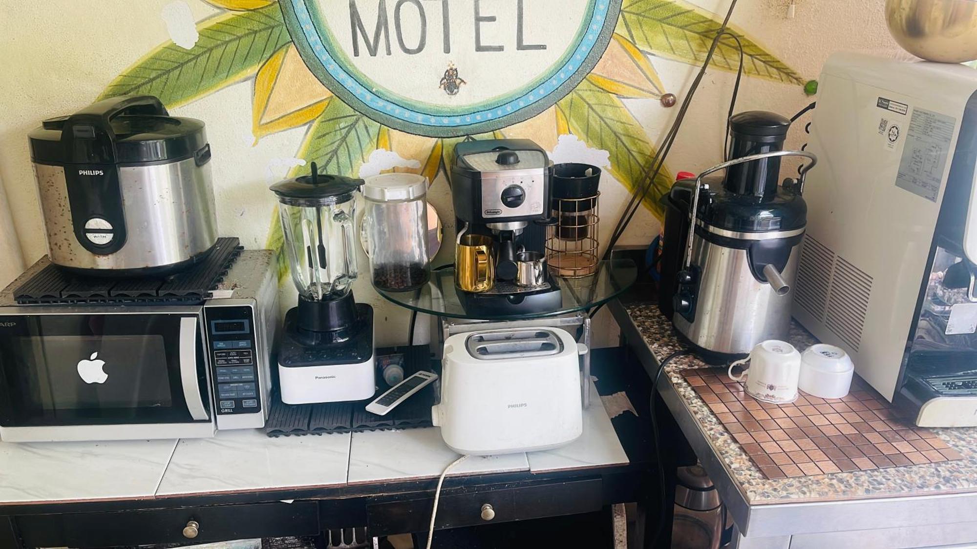 Dar Yasmine Motel Pantai Cenang  Buitenkant foto